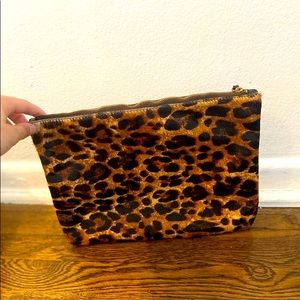 Pouch leopard print Banana Rep
